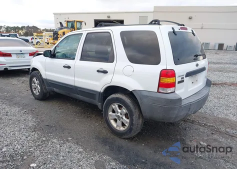 2005 Ford Escape Xlt from USA, damaged, VIN 1FMYU03195KA48373